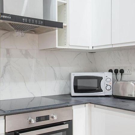 Comfortable Flat In Hammersmith Appartement Londen Buitenkant foto